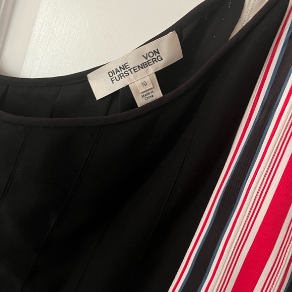 Diane Von Furstenberg Pleated Ribbon Dress - Picture 6 of 8